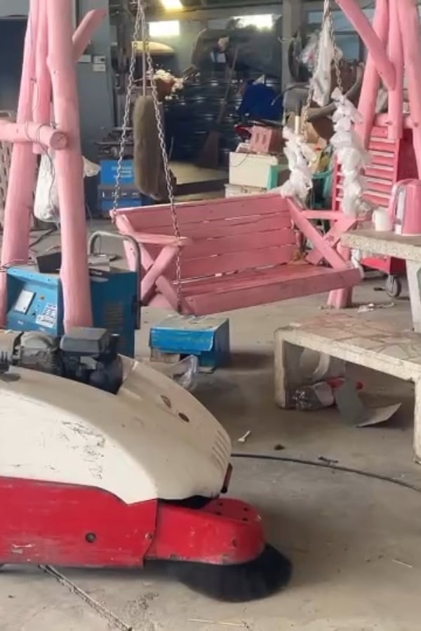 รถดูดฝุ่นแบบเดินตาม เครื่องยนต์เบนซิน ติดต่อ Line jiraroj2909