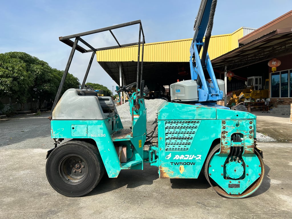 รถบด SAKAI  TW500W-1 รถเก่านอก พร้อมใช้งาน ติดต่อ Line jiraroj2909
