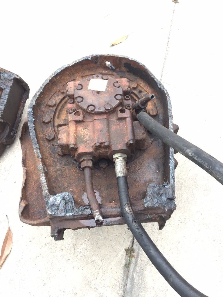 มอเตอร์ตัวเดิน KOBELCO  SK200-2 มือสองญี่ปุ่น ตัดบอดี้มา ติดต่อ Line jiraroj2909