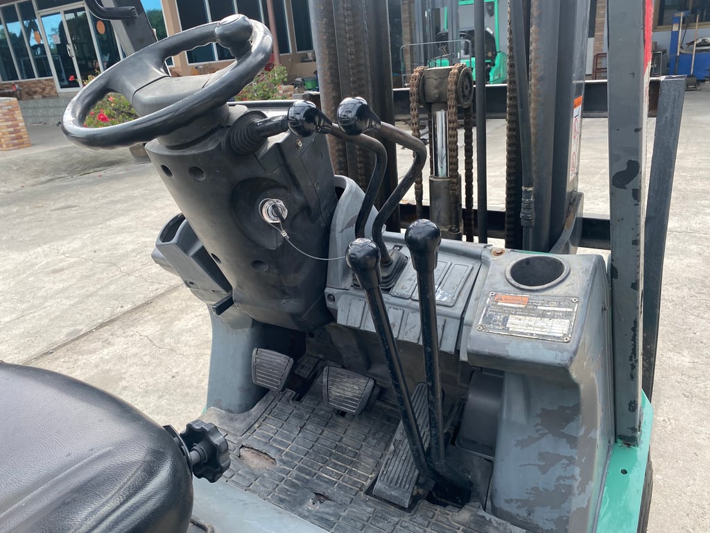 รถฟอร์คลิฟท์ MITSUBISHI  FD15ND  ยก 1.5 ตัน ยกสูง 4.7 เมตร รถเก่านอก  ติดต่อ   Line jiraroj2909