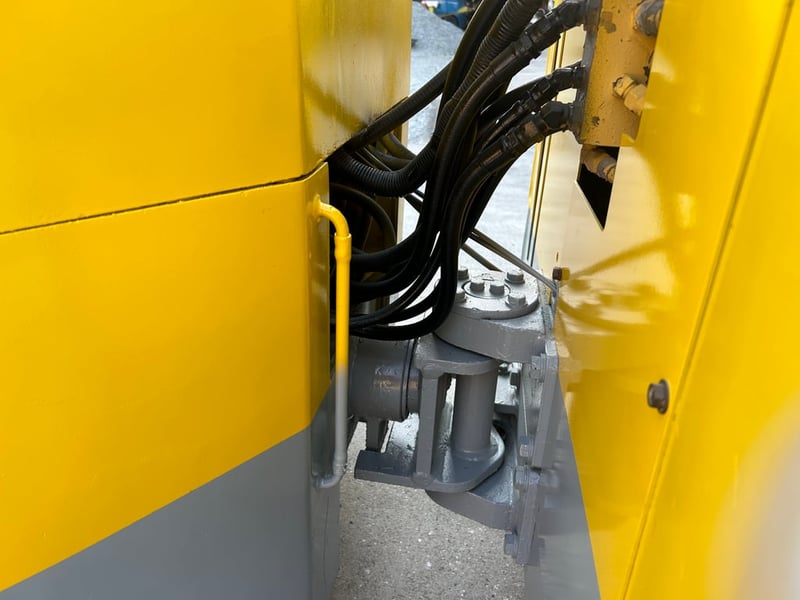 รถบดสั่นสะเทือนล้อเหล็ก SAKAI  SW350 หนัก 2.5 ตัน รถเก่านอก ติดต่อ Line  jiraroj2909