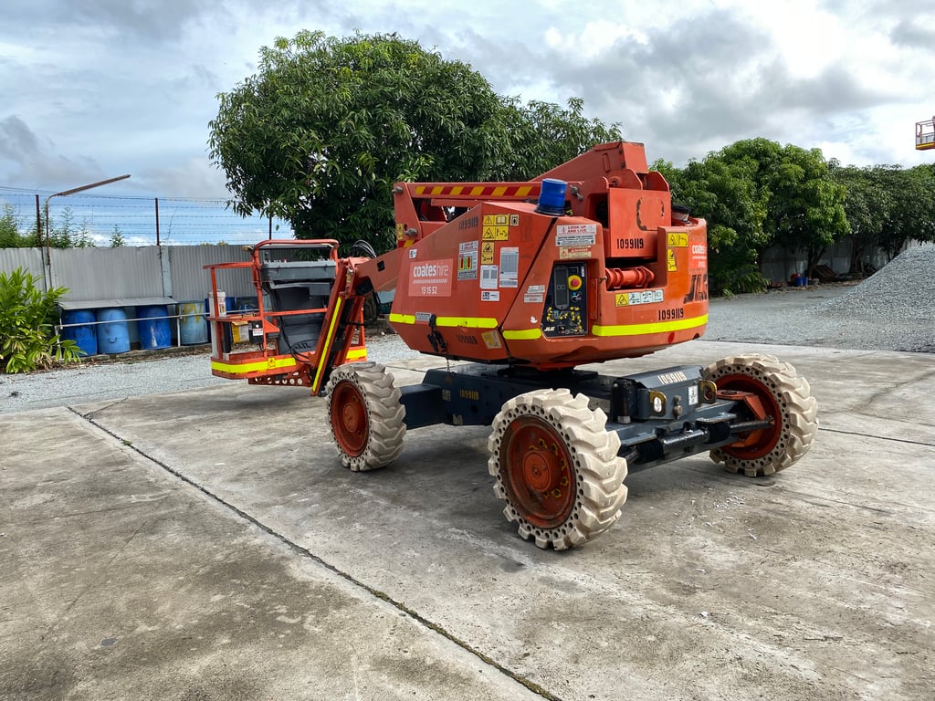 รถกระเช้าบูม JLG   340AJ  ความสูง10.29 เมตร   รถเก่านอกนำเข้า   Line jiraroj2909