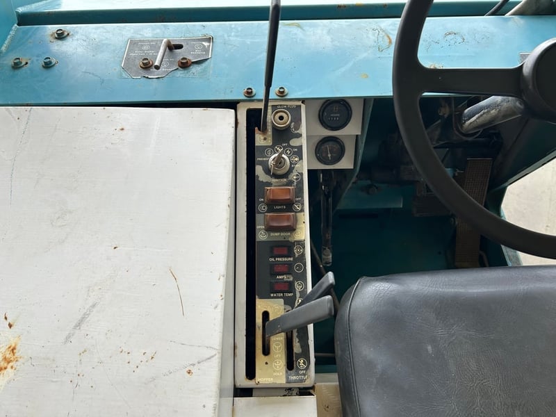 รถกวาดถนนดูดฝุ่น TENNANT 235D รถเก่านอก ติดต่อ Line  jiraroj2909