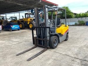 รถฟอร์คลิฟท์ TCM  FD25T3C ขนาด 2.5 ตัน ยกสูง 3 เมตร รถเก่านอกนำเข้า ติดต่อ Line jiraroj2909