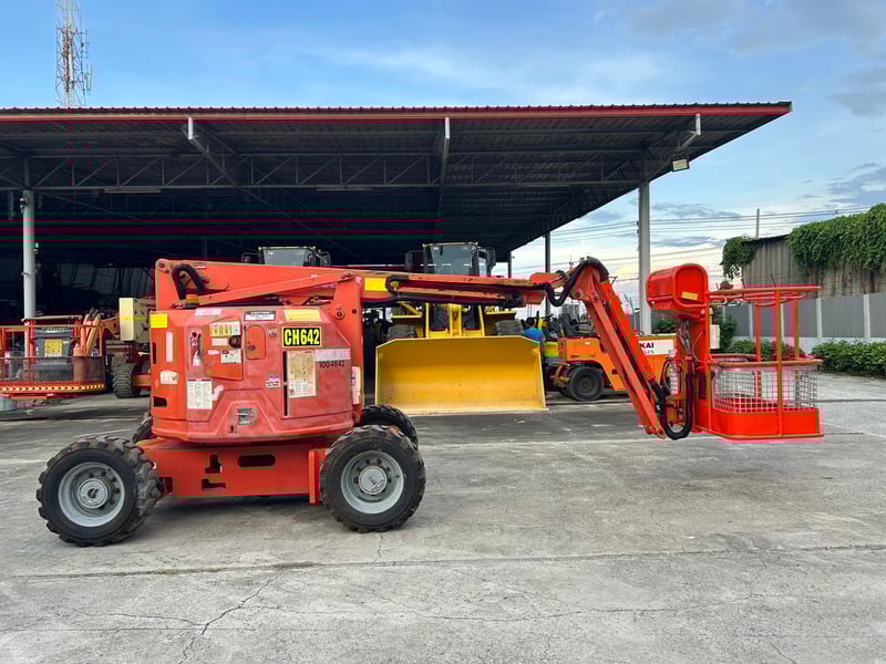 รถกระเช้า GENIE  Z34 -22IC ความสูง 10.4 เมตร  รถเก่านอกนำเข้า  ติดต่อ Line jiraroj2909