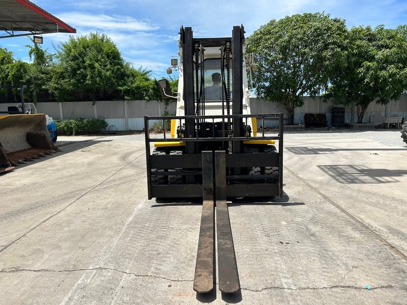 รถฟอร์คลิฟท์ KOMATSU DF70 ขนาด 7 ตัน ยกสูง 3 เมตร งาสไลด์ ติดต่อ Line jiraroj2909