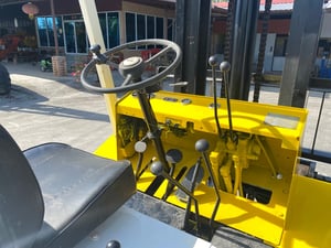 รถฟอร์คลิฟท์ TCM   FD60Z4 ยก 6 ตัน เสาสูง 4 ม. เกียร์ธรรมดา ติดต่อ Line jiraroj2909