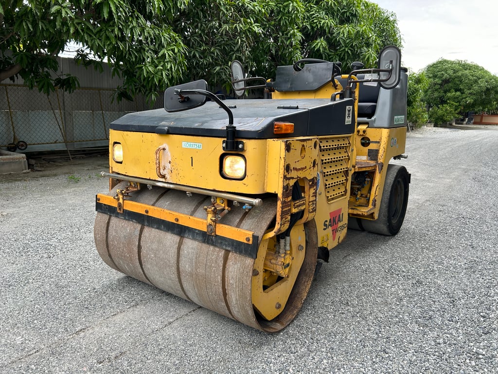รถบด SAKAI TW350-1 ขนาด 2.5ตัน รถเก่านอกนำเข้า  ติดต่อ   Line  jiraroj2909