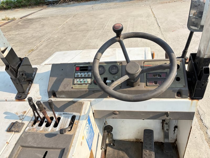 รถกวาดถนนดูดฝุ่น DULEVO 120DKE รถเก่านอกนำเข้า ติดต่อ Line jiraroj2909 รถกวาดถนนดูดฝุ่น DULEVO 120DKE รถเก่านอกนำเข้า ติดต่อ Line jiraroj2909