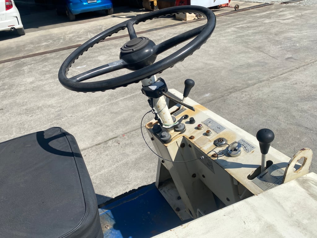 รถกวาดถนนดูดฝุ่น HOWA HF63 รถเก่านอกนำเข้า ติดต่อ Line jiraroj2909 รถกวาดถนนดูดฝุ่น HOWA HF63 รถเก่านอกนำเข้า ติดต่อ Line jiraroj2909