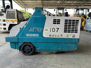 รถกวาดถนนดูดฝุ่น TENNANT 235D รถเก่านอก ติดต่อ Line  jiraroj2909