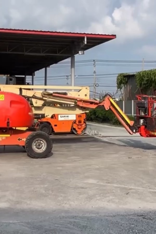 ขายรถกระเช้าบูม JLG  450AJ ความสูง 13.7 เมตร รถเก่านอก ติดต่อ Line jiraroj2909