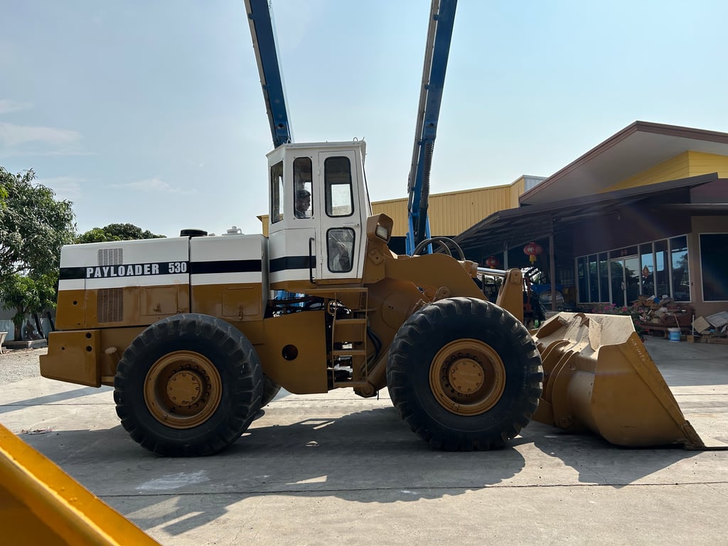 รถตักล้อยาง KOMATSU 530 เทียบเท่า WA300 บุ้งกี๋ 2.3 คิว ยกสูง 3.6 ม. รถเก่านอกนำเข้า ติดต่อ Line jiraroj2909 รถตักล้อยาง KOMATSU 530 เทียบเท่า WA300 บุ้งกี๋ 2.3 คิว ยกสูง 3.6 ม. รถเก่านอกนำเข้า ติดต่อ Line jiraroj2909