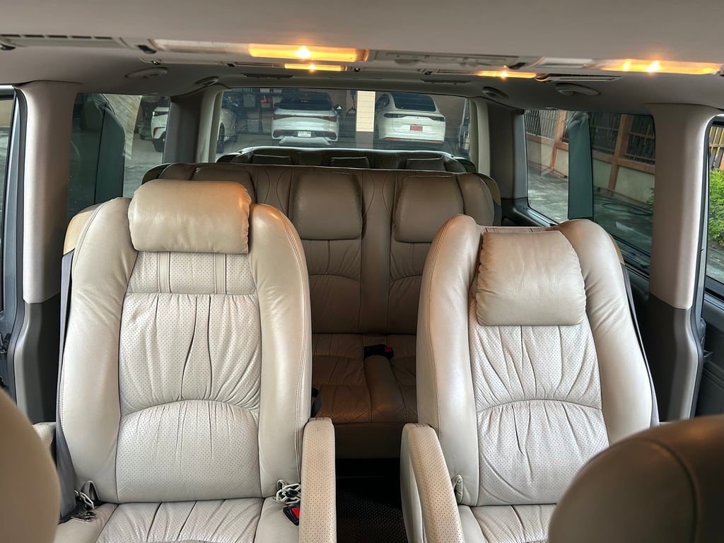 ปี 2005 รถตู้ Volkswagen Caravelle 2.5 TDi รถบ้าน เจ้าของขายเอง
