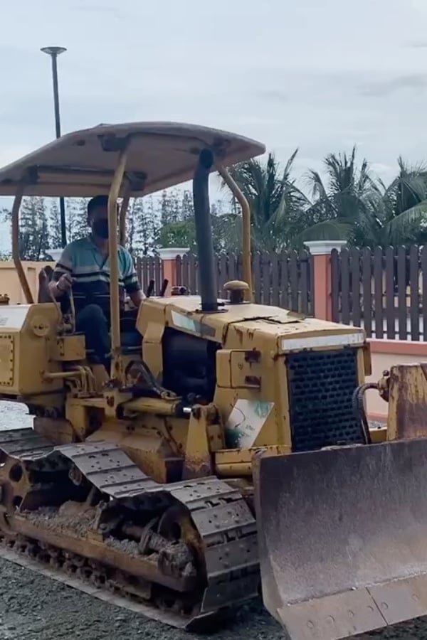 รถดันดิน รถแทรคเตอร์ MITSUBISHI BD2F  ติดต่อ  Line jiraroj2909