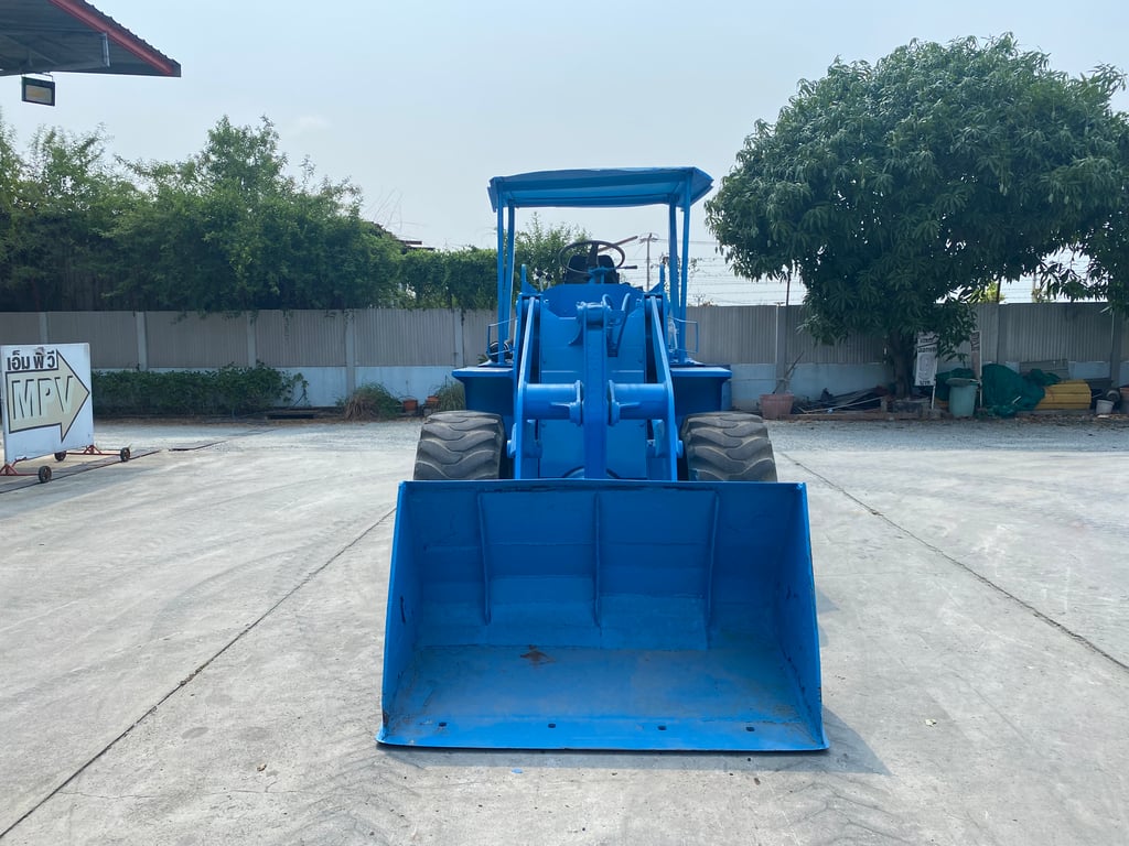 รถตักล้อยาง TCM 820 บุ้งกี๋ 0.7คิว แขนยกสูง 2.8 ม. เก่านอก ติดต่อ Line jiraroj2909 รถตักล้อยาง TCM 820 บุ้งกี๋ 0.7คิว แขนยกสูง 2.8 ม. เก่านอก ติดต่อ Line jiraroj2909