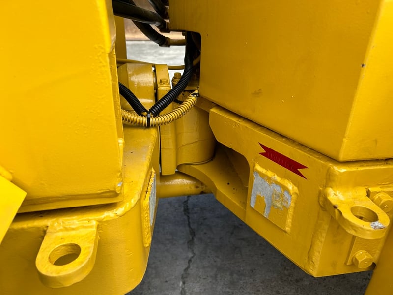 รถตักล้อยาง MITSUBISHI WS200 บุ้งกี๋ 0.3 คิว  รถเก่านอกนำเข้า ติดต่อ Line jiraroj2909