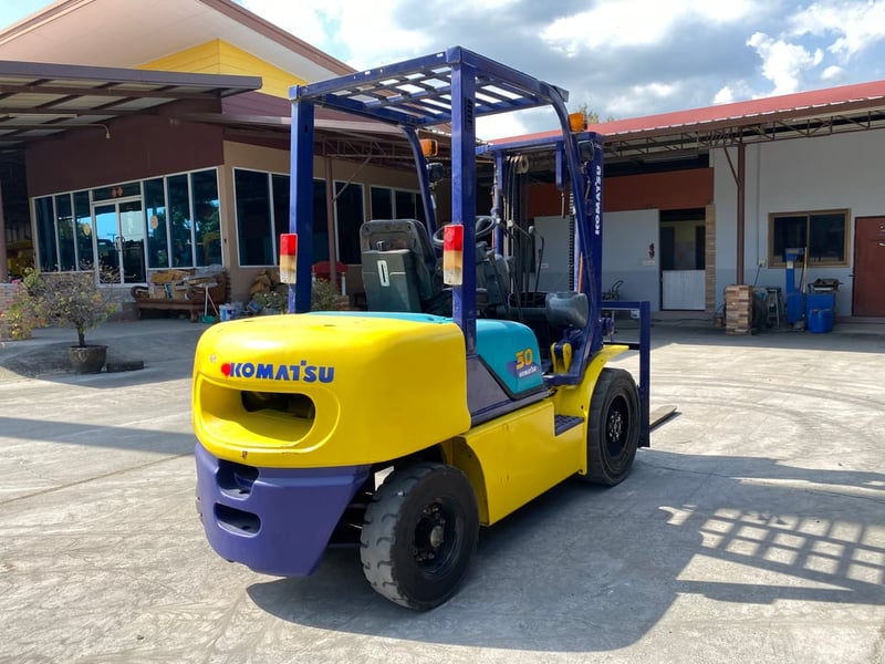 รถฟอร์คลิฟท์ KOMATSU รุ่น FD30T-12 เกียร์ธรรมดา รถเก่านอกนำเข้า ติดต่อ Line jiraroj2909
