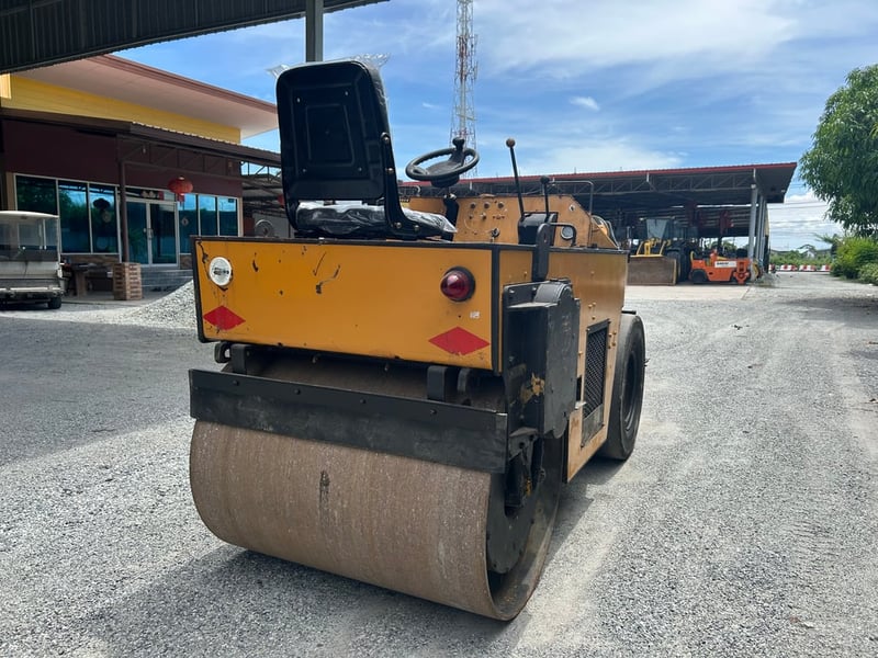 รถบด BOMAG BW102AC ขนาด 2.5 ตัน รถเก่านอกนำเข้า   ติดต่อ Line  jiraroj2909