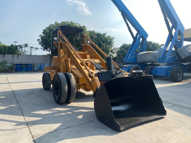 รถตักล้อยาง TCM SD25 แขนยกสูง 4.4 เมตร รถเก่านอกนำเข้า ติดต่อ Line jiraroj2909 รถตักล้อยาง TCM SD25 แขนยกสูง 4.4 เมตร รถเก่านอกนำเข้า ติดต่อ Line jiraroj2909