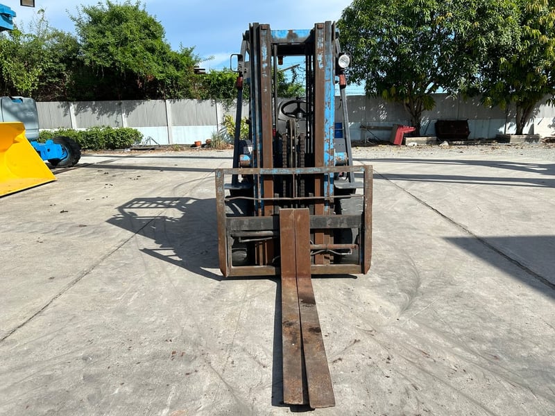 รถฟอร์คลิฟท์ TAILIFT  FD35 ยก 3.5 ตัน   เสาสูง 4เมตร งาไสลด์   ติดต่อ Line jiraroj2909