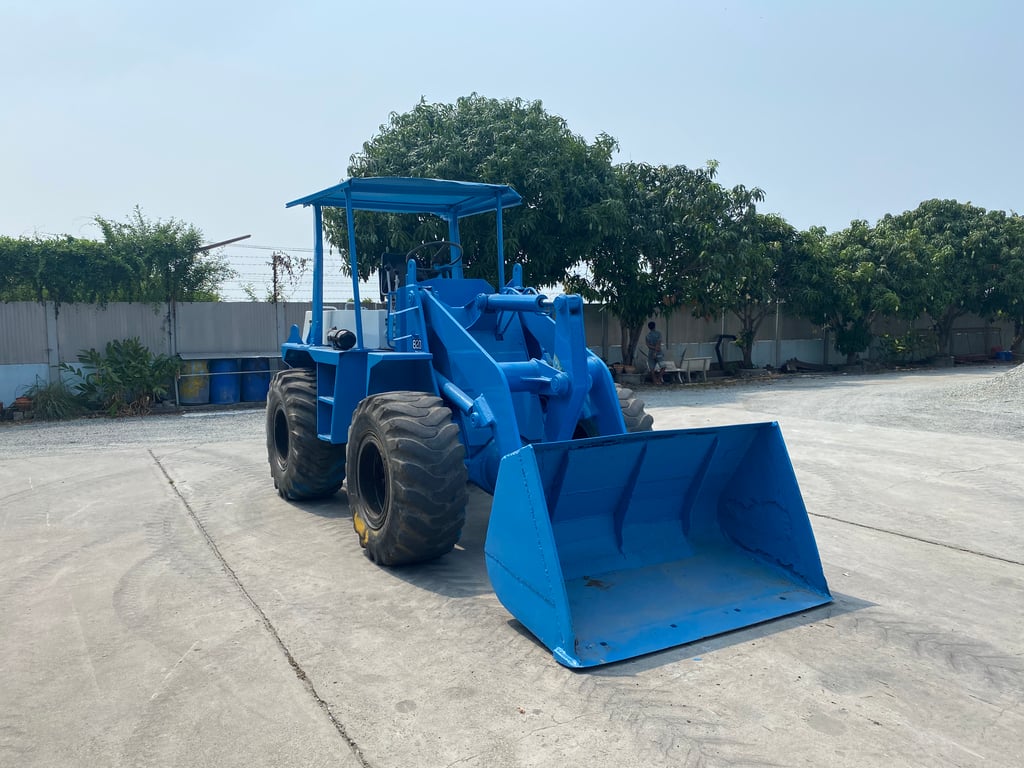 รถตักล้อยาง TCM 820 บุ้งกี๋ 0.7คิว แขนยกสูง 2.8 ม. เก่านอก ติดต่อ Line jiraroj2909 รถตักล้อยาง TCM 820 บุ้งกี๋ 0.7คิว แขนยกสูง 2.8 ม. เก่านอก ติดต่อ Line jiraroj2909