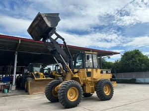 รถตักล้อยาง CAT IT14F บุ้งกี๋ 1.4 คิว ยกสูง 3.6 ม. คอนโทรลเดี่ยว รถเก่านอกนำเข้า ติดต่อ Line jiraroj2909