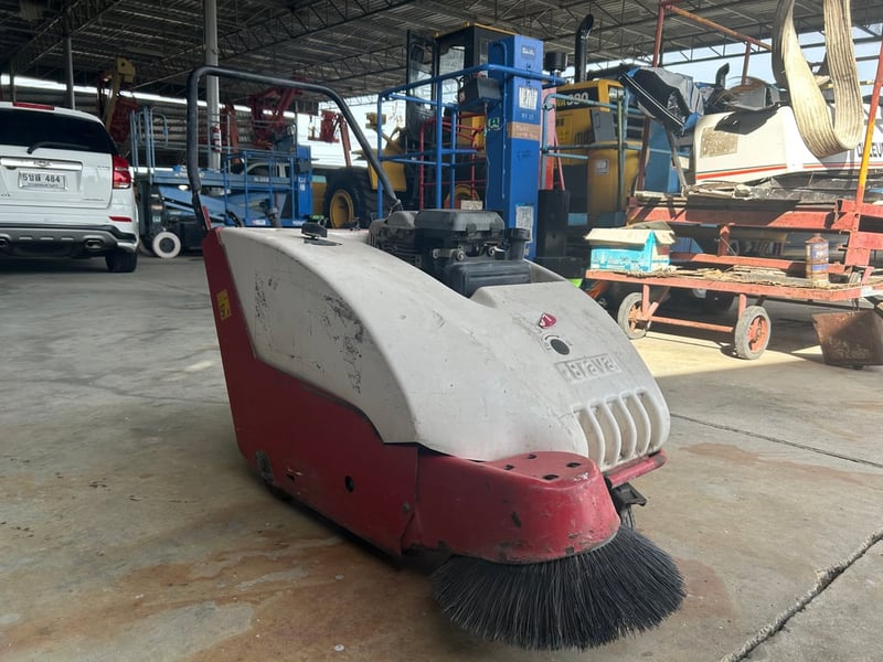 รถดูดฝุ่นแบบเดินตาม เครื่องยนต์เบนซิน ติดต่อ Line jiraroj2909