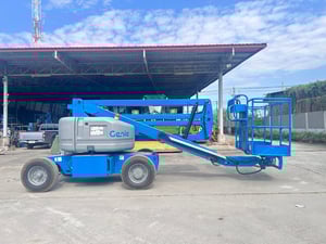 ขายรถกระเช้าไฟฟ้าบูมลิฟท์ GENIE  Z45-25 ความสูง 13.8 เมตร รถเก่านอก ติดต่อ Line jiraroj2909