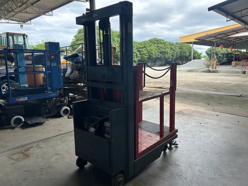 กระเช้าล้อลาก ความสูง 2.6 เมตร ติดต่อ Line jiraroj2909