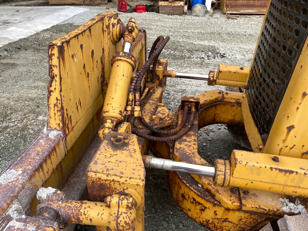 รถดันดิน รถแทรคเตอร์ MITSUBISHI BD2F  ติดต่อ  Line jiraroj2909