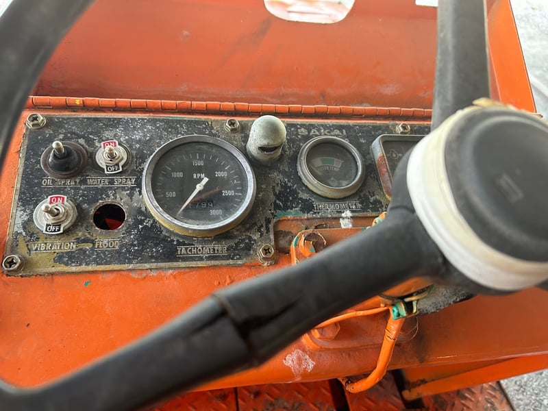 รถบดล้อหน้าเหล็กล้อหลังยาง SAKAI TG25 ขนาด 2.5 ตัน รถเก่านอกนำเข้า ติดต่อ Line jiraroj2909 รถบดล้อหน้าเหล็กล้อหลังยาง SAKAI TG25 ขนาด 2.5 ตัน รถเก่านอกนำเข้า ติดต่อ Line jiraroj2909