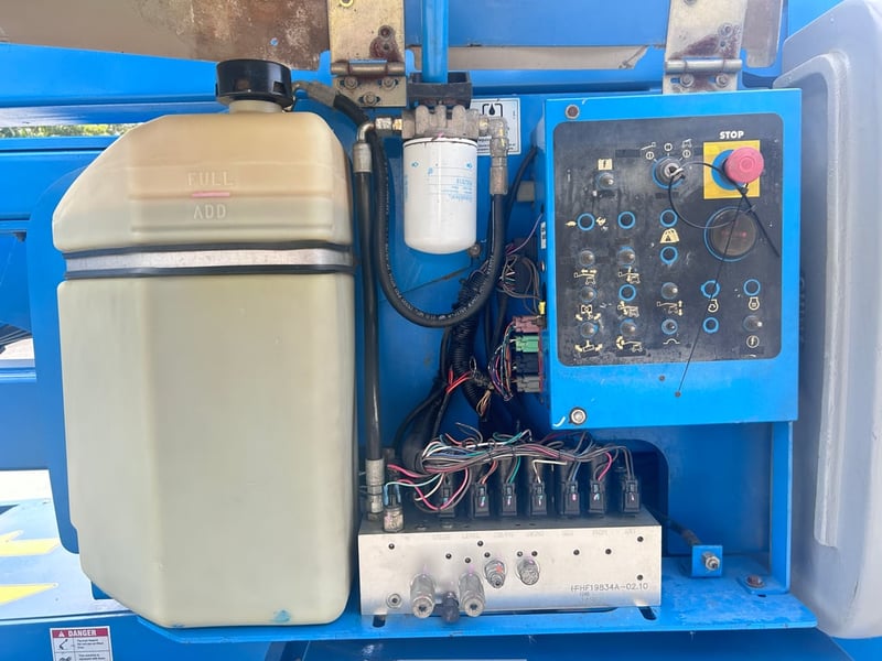 ขายรถกระเช้าไฟฟ้าบูมลิฟท์ GENIE  Z45-25 ความสูง 13.8 เมตร รถเก่านอก ติดต่อ Line jiraroj2909