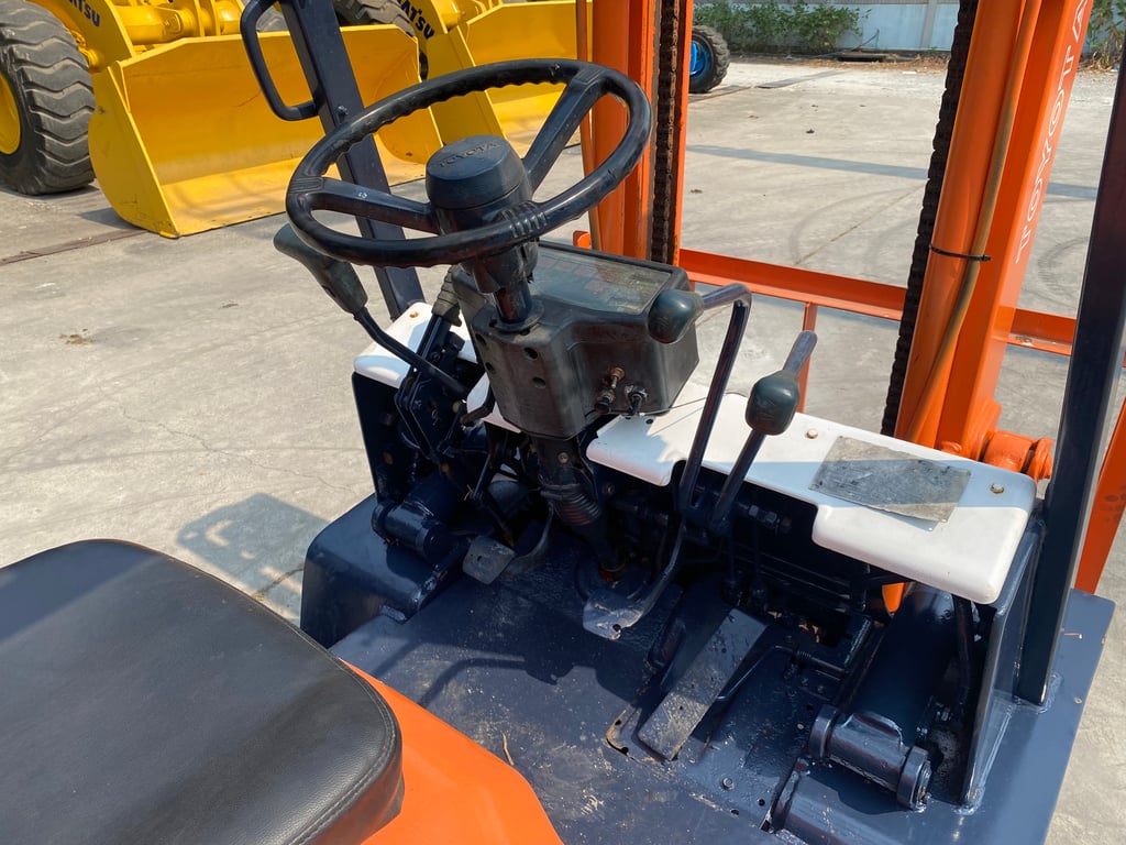 รถฟอร์คลิฟท์ TOYOTA 02-5FD25 ยก 2.5 ตัน เสาสูง 3เมตร ติดต่อ Line jiraroj2909 รถฟอร์คลิฟท์ TOYOTA 02-5FD25 ยก 2.5 ตัน เสาสูง 3เมตร ติดต่อ Line jiraroj2909