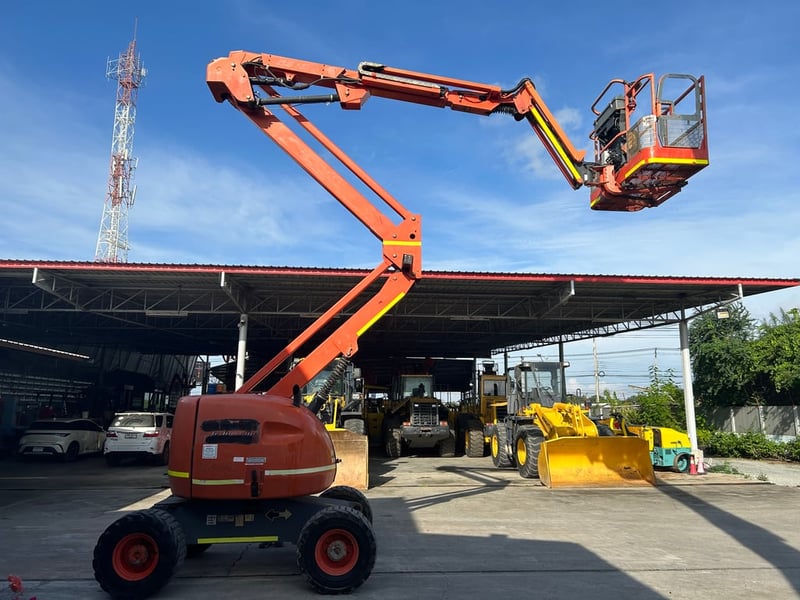 ขายรถกระเช้าบูม JLG รุ่น 450AJ ความสูง 13.7 เมตร รถเก่านอก ติดต่อ Line jiraroj2909