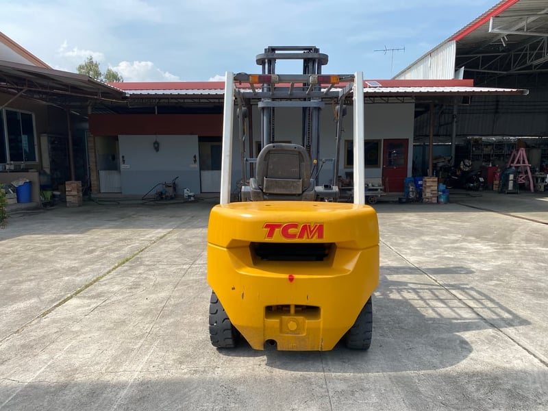 รถฟอร์คลิฟท์ TCM  FD30T6  ยก 3 ตัน   ยกสูง 3.5เมตร รถเก่านอกนำเข้า ติดต่อ Line jiraroj2909
