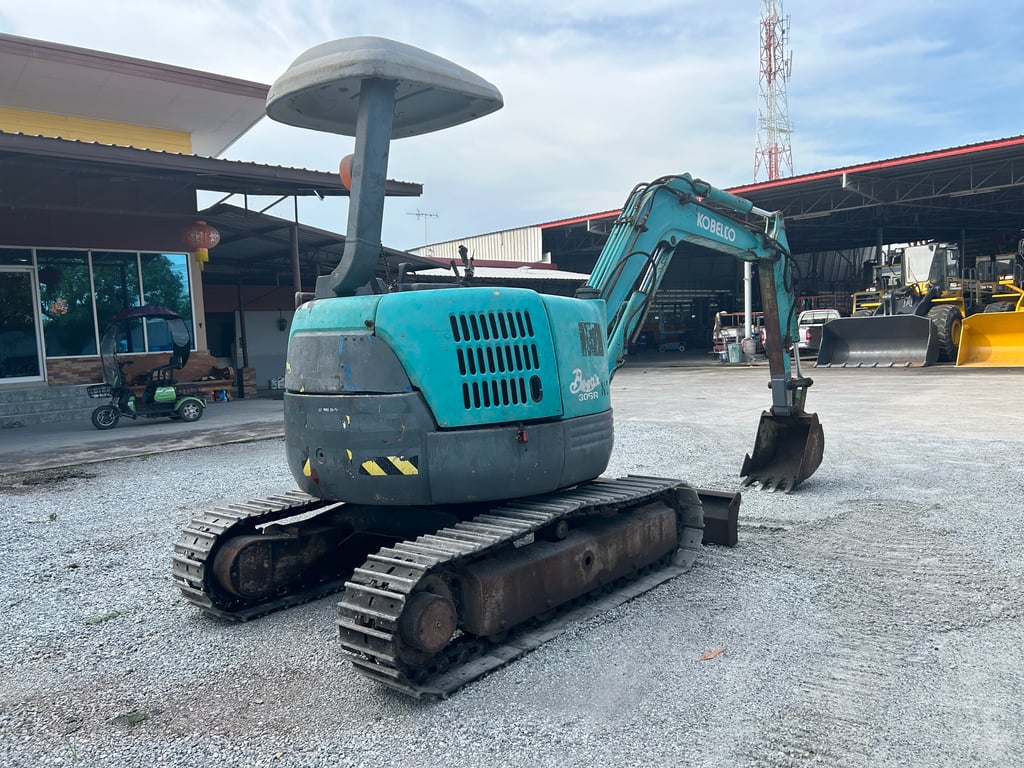 รถแบคโฮ KOBELCO SK30SR ขนาด 3 ตัน รถเก่านอกนำเข้า ติดต่อ Line: jiraroj2909