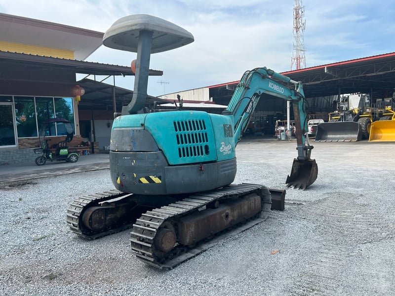 รถแบคโฮ KOBELCO SK30SR ขนาด 3 ตัน รถเก่านอกนำเข้า ติดต่อ Line: jiraroj2909