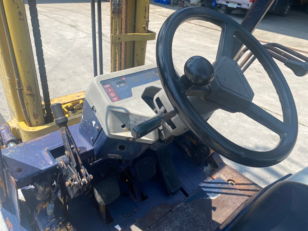 รถฟอร์คลิฟท์ KOMATSU FD25-11 ยก 2.5 ตัน ยกสูง 4 เมตร งาหมุน ติดต่อ Line jiraroj2909 รถฟอร์คลิฟท์ KOMATSU FD25-11 ยก 2.5 ตัน ยกสูง 4 เมตร งาหมุน ติดต่อ Line jiraroj2909