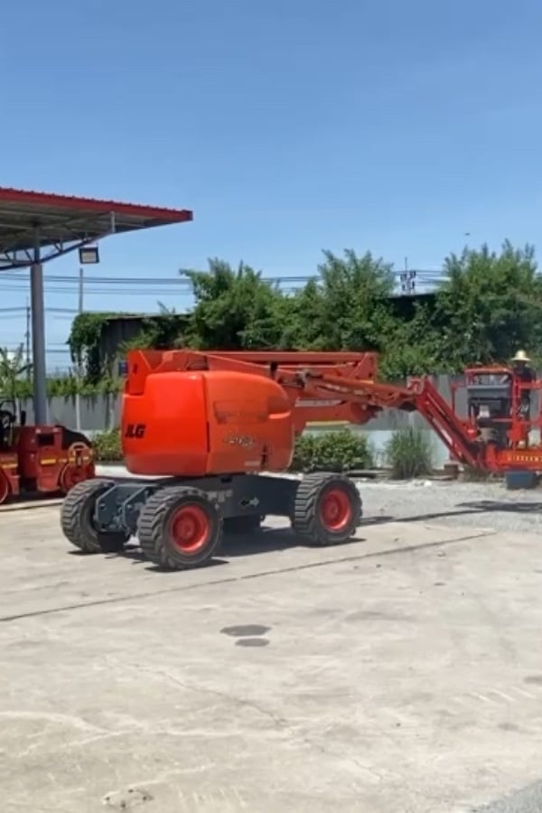 ขายรถกระเช้าบูม JLG 450AJ ความสูง 13.7 เมตร รถเก่านอก ติดต่อ Line jiraroj2909 ขายรถกระเช้าบูม JLG 450AJ ความสูง 13.7 เมตร รถเก่านอก ติดต่อ Line jiraroj2909