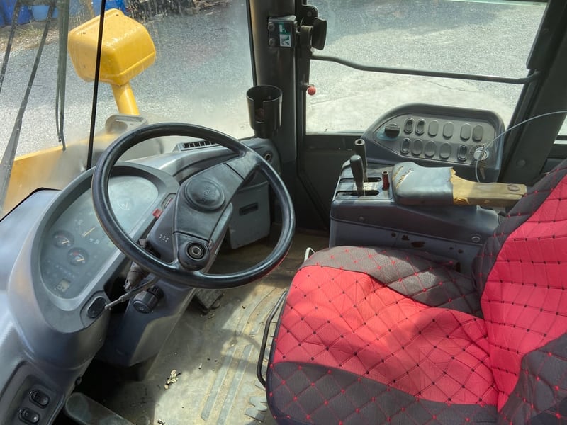 รถตักล้อยาง KOMATSU WA380-6 บุ้งกี๋ 3.4 คิว รถเก่านอกนำเข้า ติดต่อ Line jiraroj2909