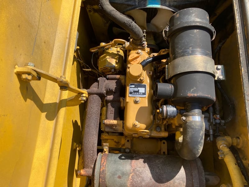 รถบดล้อหน้าเหล็กล้อหลังยาง KOMATSU  JV40CW-2  ขนาด 4 ตัน  รถเก่านอกนำเข้า  ติดต่อ Line  jiraroj2909