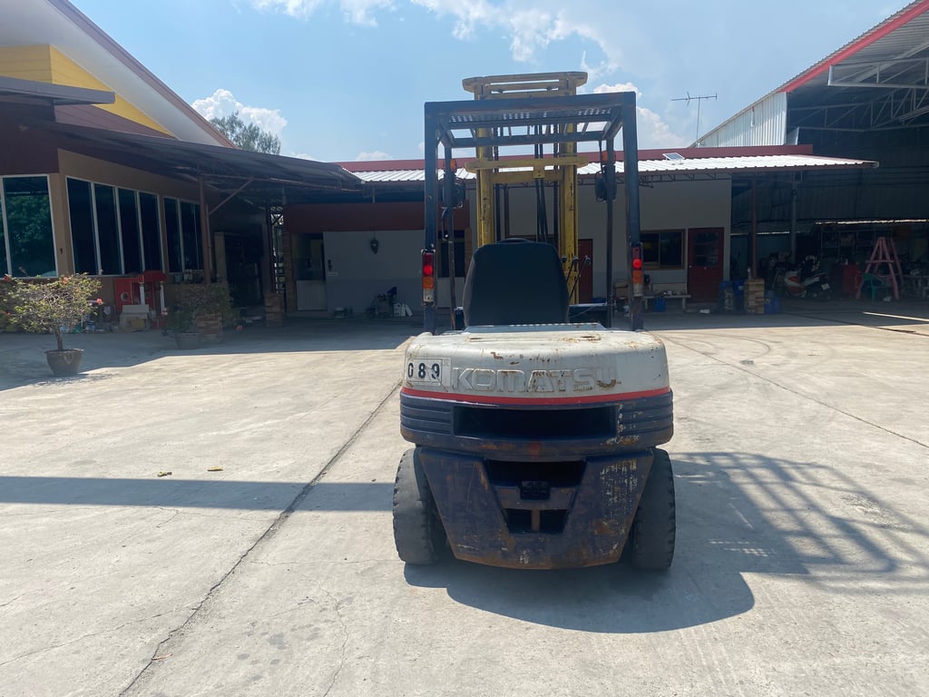 รถฟอร์คลิฟท์ KOMATSU FD25-11 ยก 2.5 ตัน ยกสูง 4 เมตร งาหมุน ติดต่อ Line jiraroj2909 รถฟอร์คลิฟท์ KOMATSU FD25-11 ยก 2.5 ตัน ยกสูง 4 เมตร งาหมุน ติดต่อ Line jiraroj2909