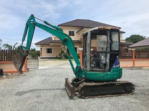 รถแบคโฮ  KOMATSU  PC30MR-1 ขนาด 3ตัน  รถเก่านอกนำเข้า   Line jiraroj2909