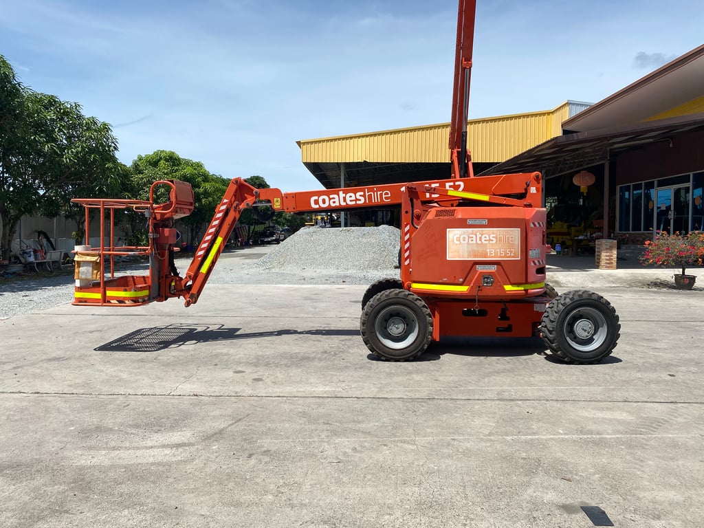 รถกระเช้า GENIE  Z34 -22 ความสูง 10.40เมตร  รถเก่านอกนำเข้า  ติดต่อ Line jiraroj2909