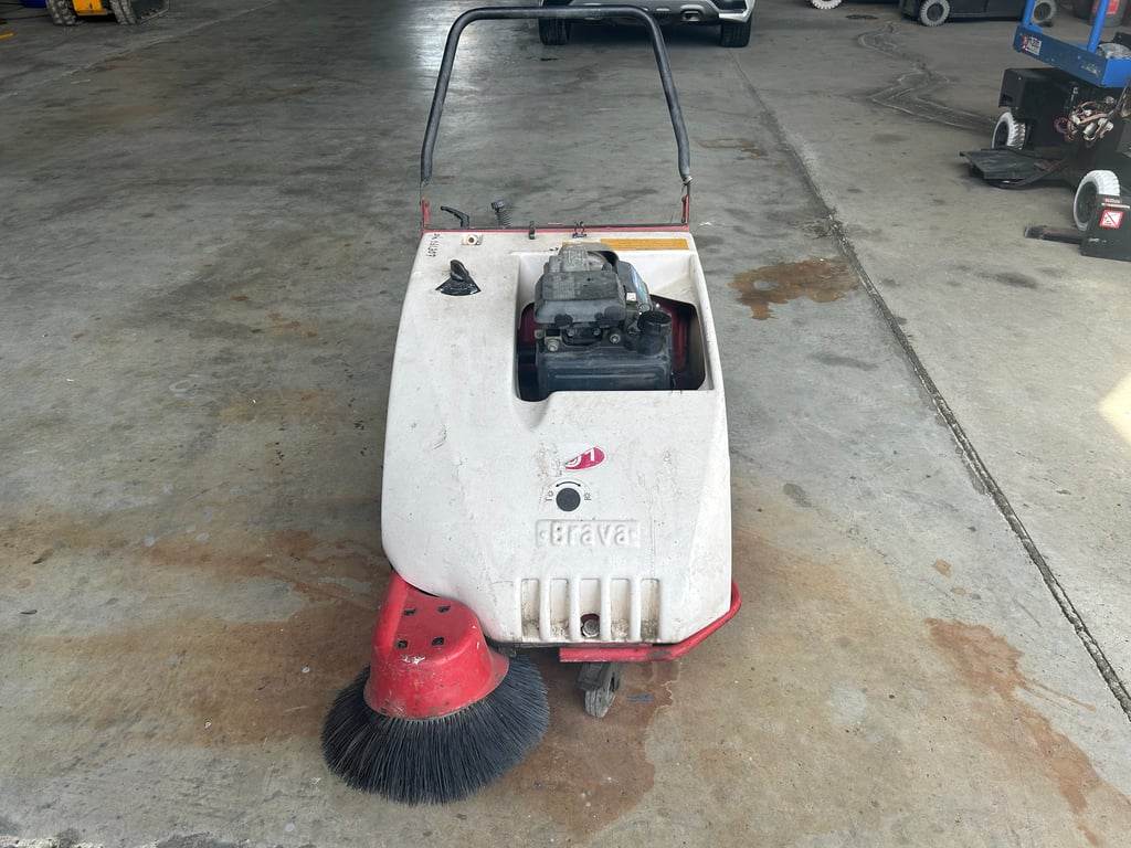 รถดูดฝุ่นแบบเดินตาม เครื่องยนต์เบนซิน ติดต่อ Line jiraroj2909 รถดูดฝุ่นแบบเดินตาม เครื่องยนต์เบนซิน ติดต่อ Line jiraroj2909