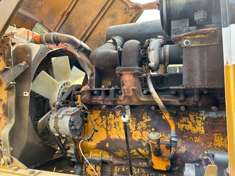 รถตักล้อยาง KOMATSU  530 เทียบเท่า WA300 บุ้งกี๋ 2.3 คิว ยกสูง 3.6 ม. รถเก่านอกนำเข้า ติดต่อ Line jiraroj2909