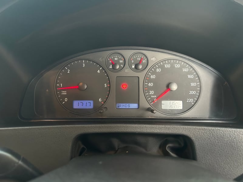 ปี 2005 รถตู้ Volkswagen Caravelle 2.5 TDi รถบ้าน เจ้าของขายเอง