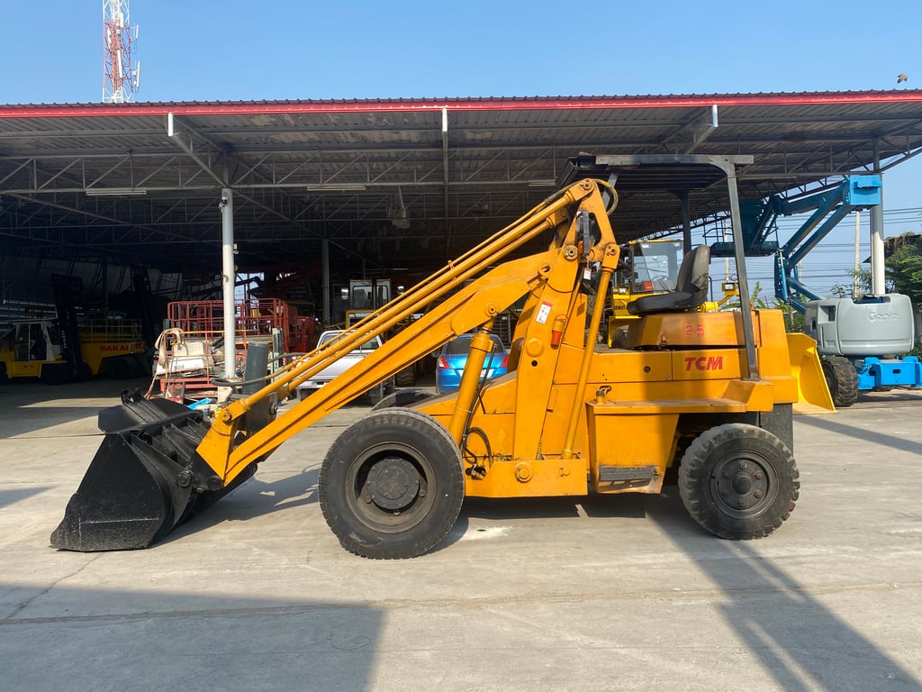 รถตักล้อยาง TCM SD25 แขนยกสูง 4.4 เมตร รถเก่านอกนำเข้า ติดต่อ Line jiraroj2909 รถตักล้อยาง TCM SD25 แขนยกสูง 4.4 เมตร รถเก่านอกนำเข้า ติดต่อ Line jiraroj2909