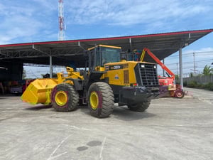 รถตักล้อยาง KOMATSU WA380-6 บุ้งกี๋ 3.4 คิว รถเก่านอกนำเข้า ติดต่อ Line jiraroj2909 รถตักล้อยาง KOMATSU WA380-6 บุ้งกี๋ 3.4 คิว รถเก่านอกนำเข้า ติดต่อ Line jiraroj2909